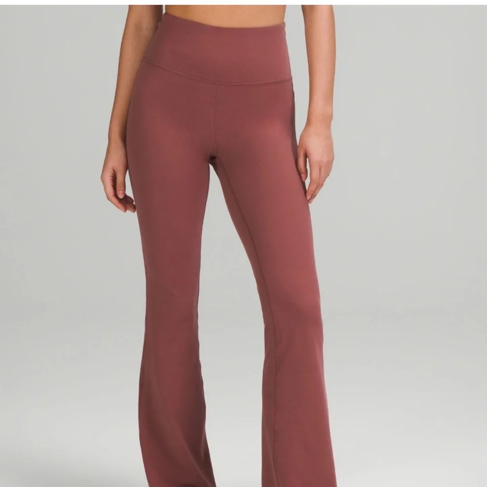 Lululemon Groove Super-High-Rise Flared Pant Nulu  Size 2